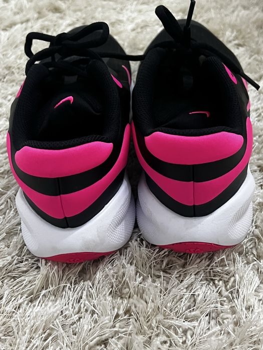 Nike Revolution 7