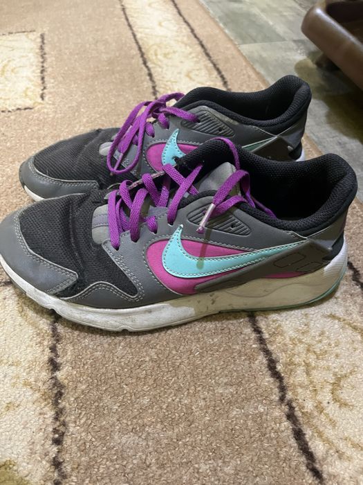 Nike обувки 39номеер
