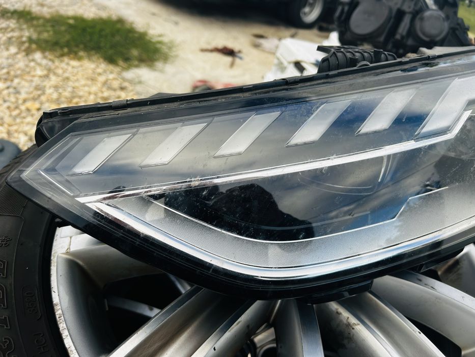 Лав фар за Audi A4. B10 full Matrix