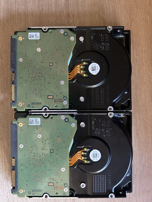 10T SAS hard disk  (DESCRIERE)