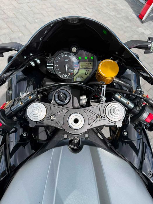 YAMAHA R1 Big Bang Crossplane