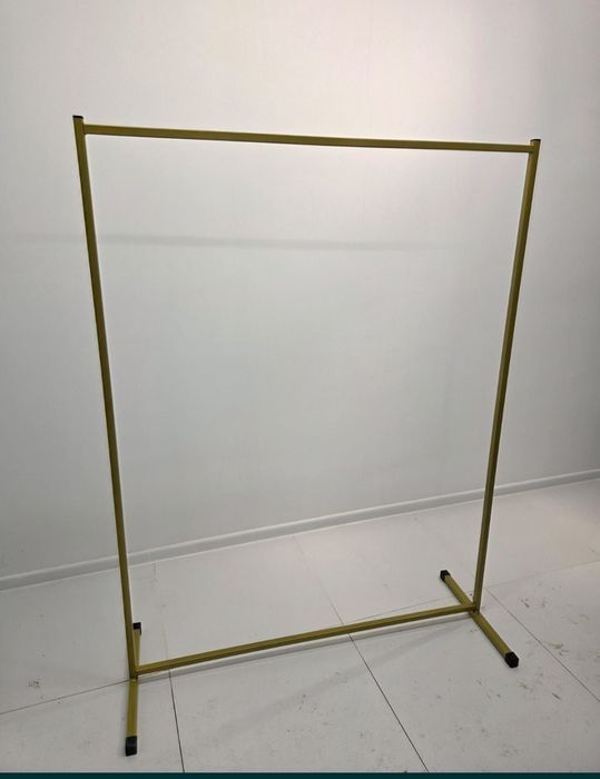 Рейл для магазина одежды