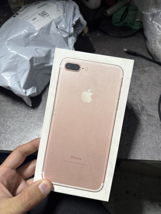 Айфон 7+ продам