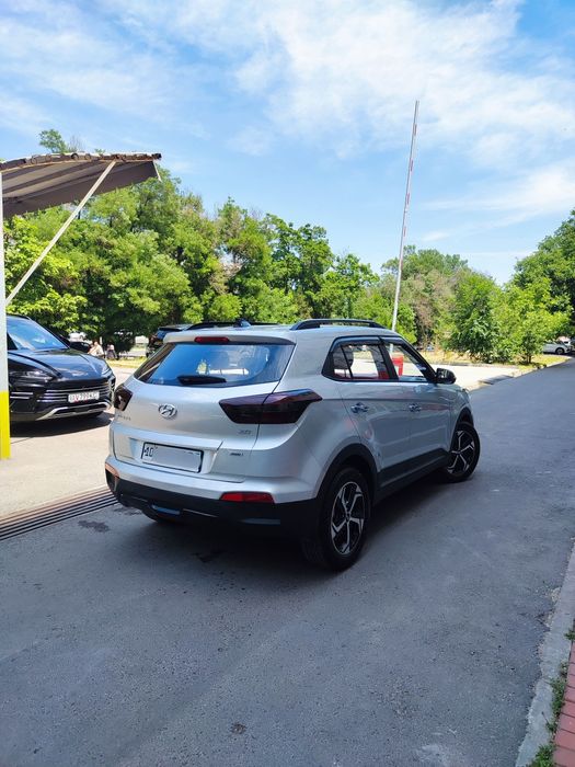Hyundai Creta AWD 2.0L sotiladi