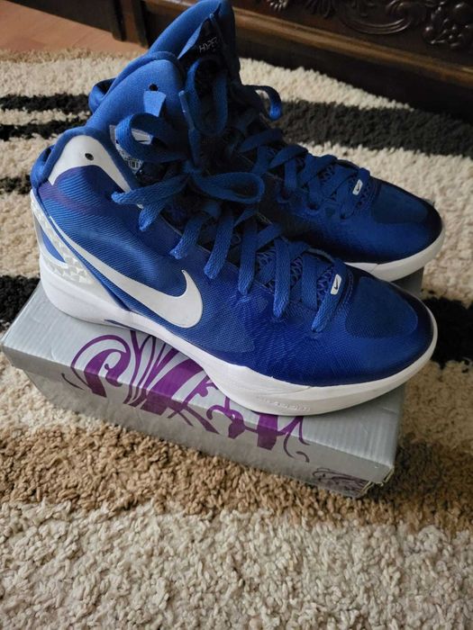 Adidasi Nike baschet nr 40 (25cm)