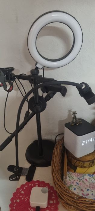 Держатель с лампой для телефона ,съемок