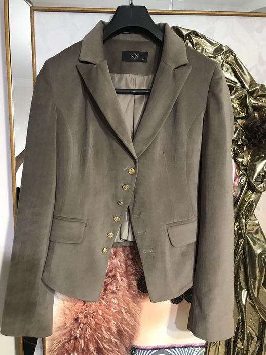 Дамско сако чисто ново плюш