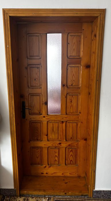 Uși de interior  lemn masiv