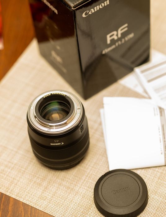 Canon RF45mm f/1.2 STM