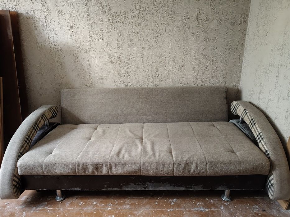 Продам диван в дом