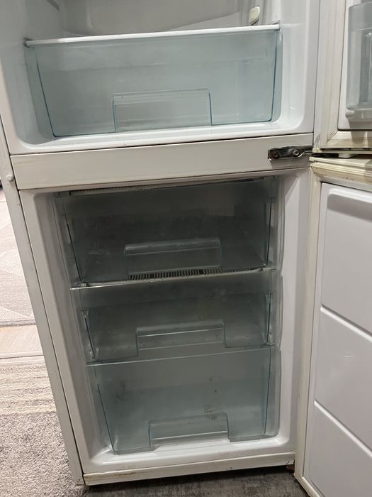 Холодильник Samsung