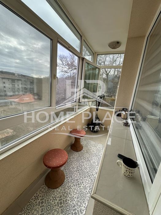 Къща на два етажа с веранда и лятна кухня в кв.Аспарухово.