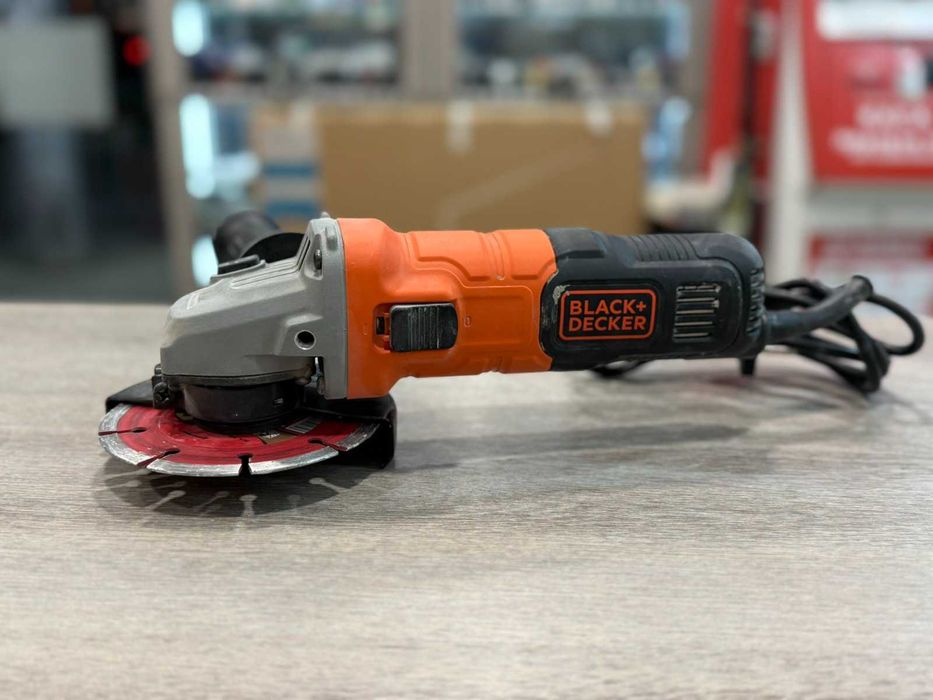Ъглошлайф Black & Decker BEG010 710W