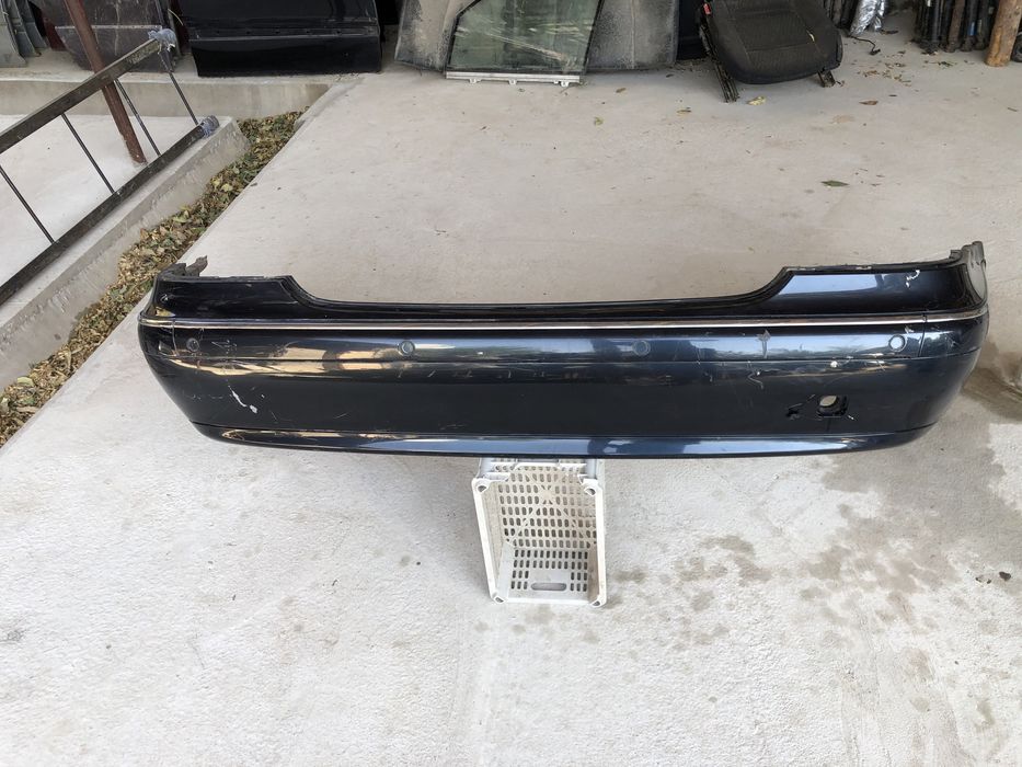 Задний бампер на w220 мерседес.