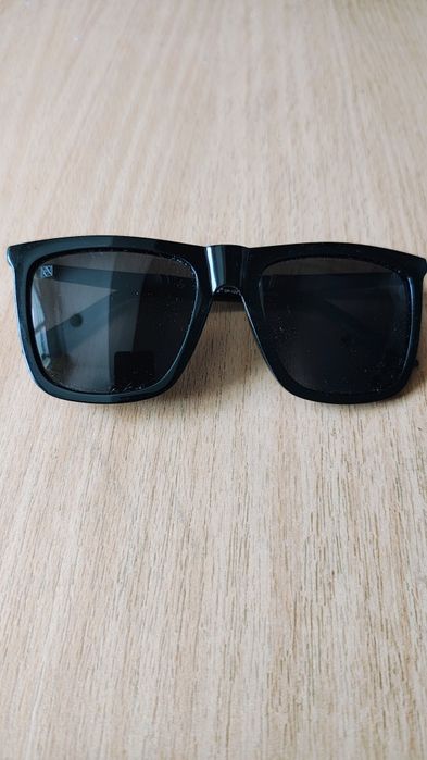 Vand ochelari de soare