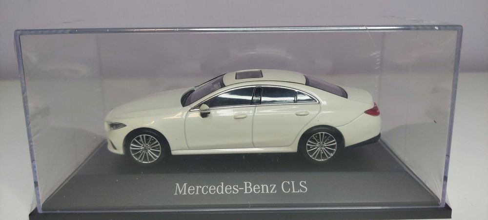 Умалени модели на реални коли