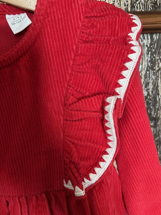 Платье на девочку вельветовое