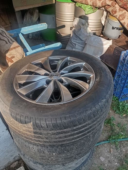 Vând sau schimb cauciucuri X3