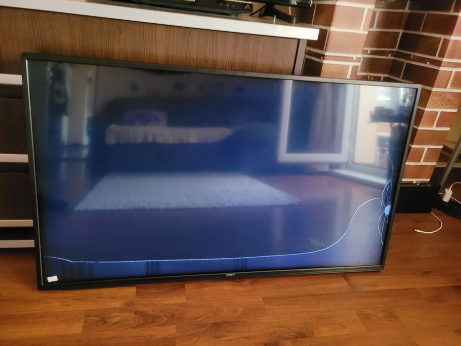Vand TV Hitachi 43HK5300 defect
