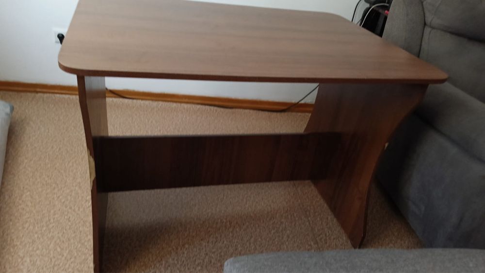 Стол 15000 тенге