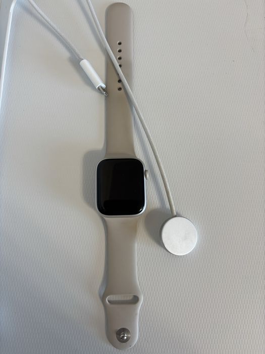 Продаю Apple Watch Series 9, размер корпуса 45mm.