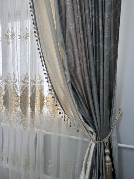 Продам шторы в холл