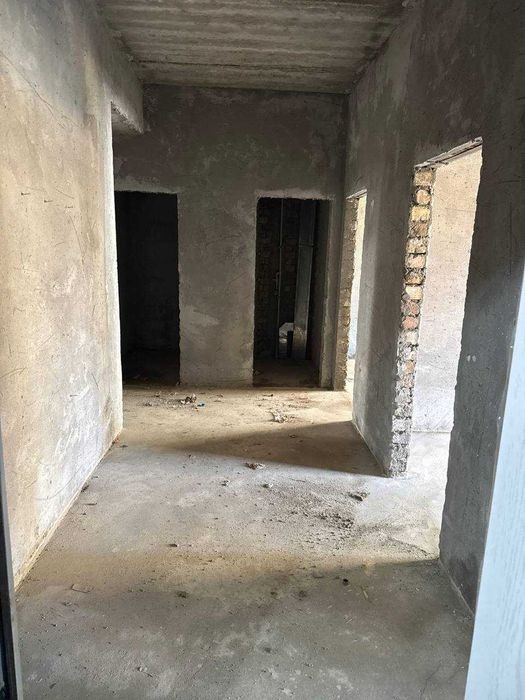 Dom 3 xonali srochna sotiladi