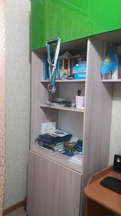 Продам мебель в подростковую комнату