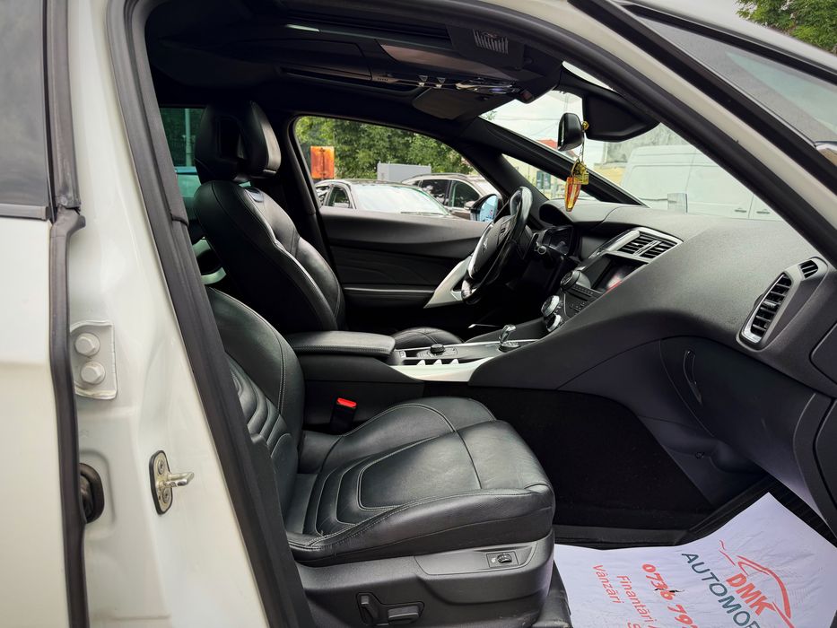 Citroen DS5/2.0D Hybrid/4x4/Extra full