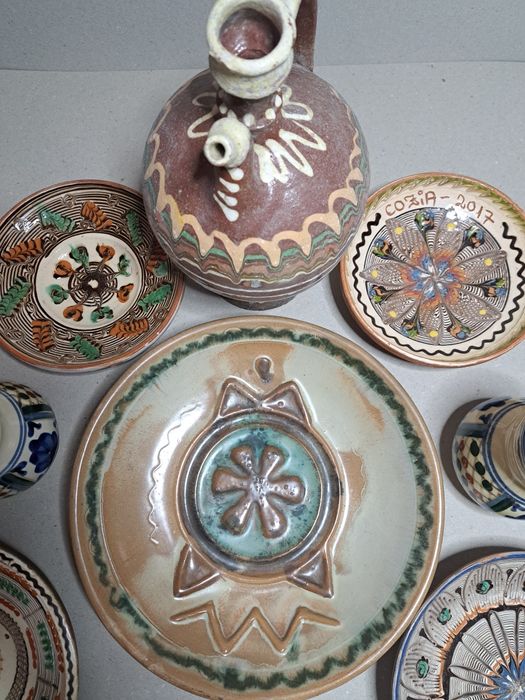Vase din ceramică, din România.