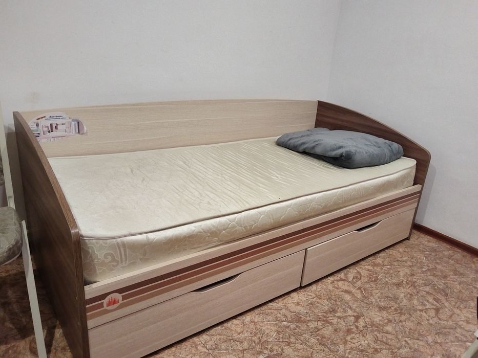 Продам мебель "Британия".