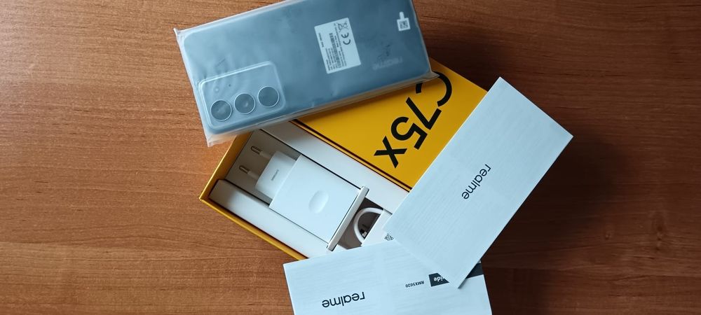 , продаётся смартфон Realme c75x состояние 10/10 идеал