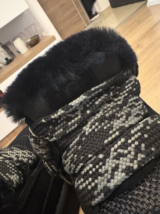 UGG Lowmel Black - 36 x2