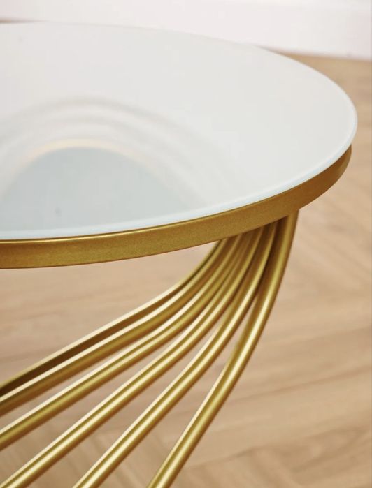 Продам столик журнальный