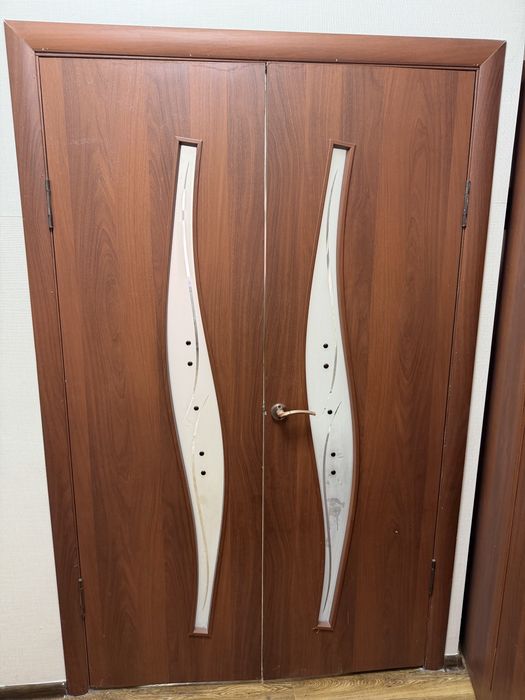 Деревянная дверь квартирная