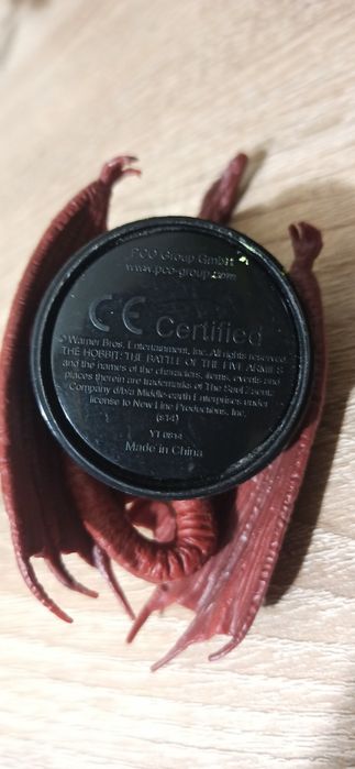 Dragonul Smaug din the hobbit