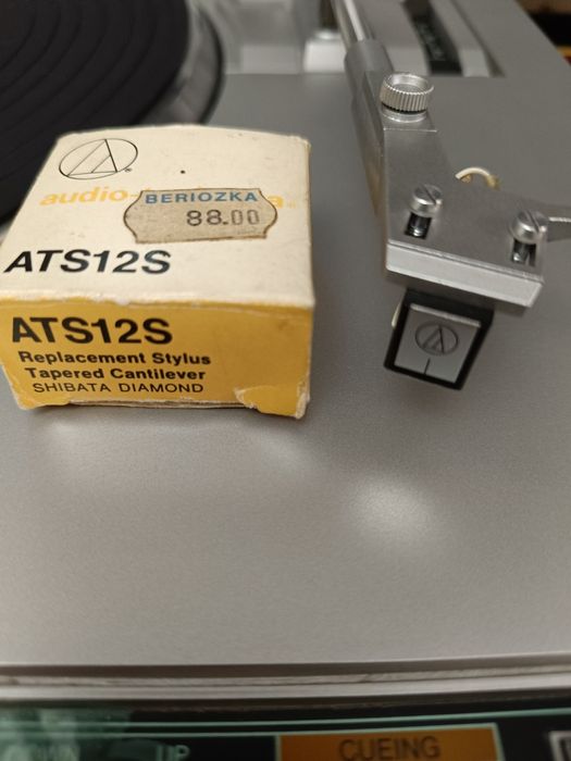 Проигрыватель винила JVC L-A 120