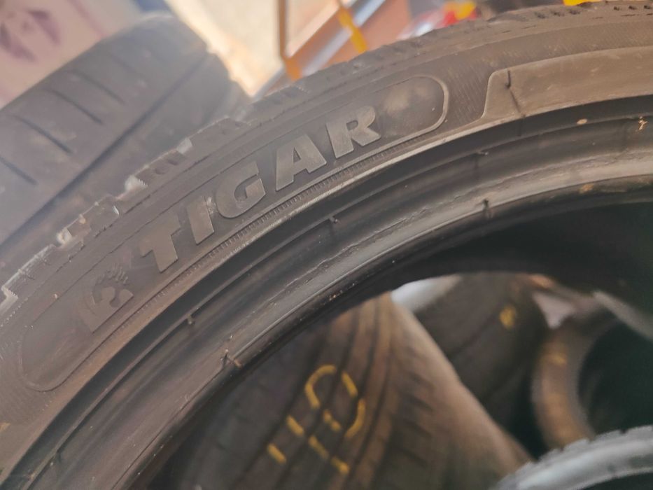 2бр. зимни гуми 225/40/18 Tigar