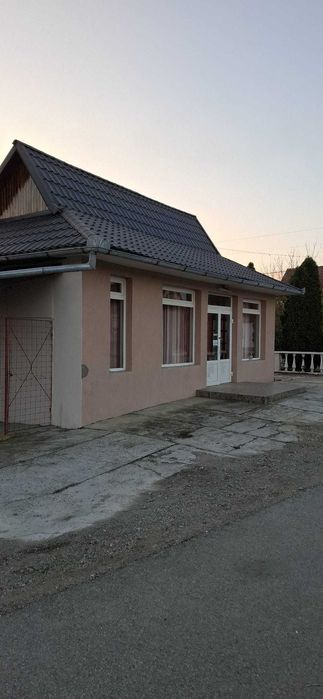 Închiriez spațiu comercial Lechinta