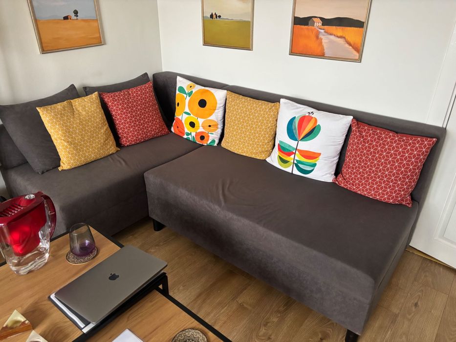 Ъглов разтегателен диван с място за съхранение - 150лв.