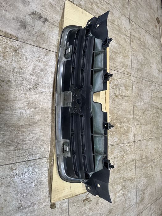 Решетка радиатора субару