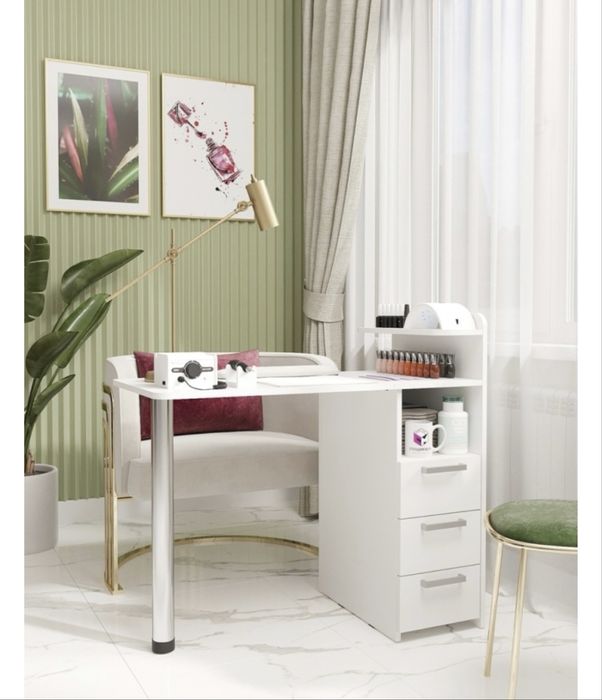 Маникюрный стол, новый