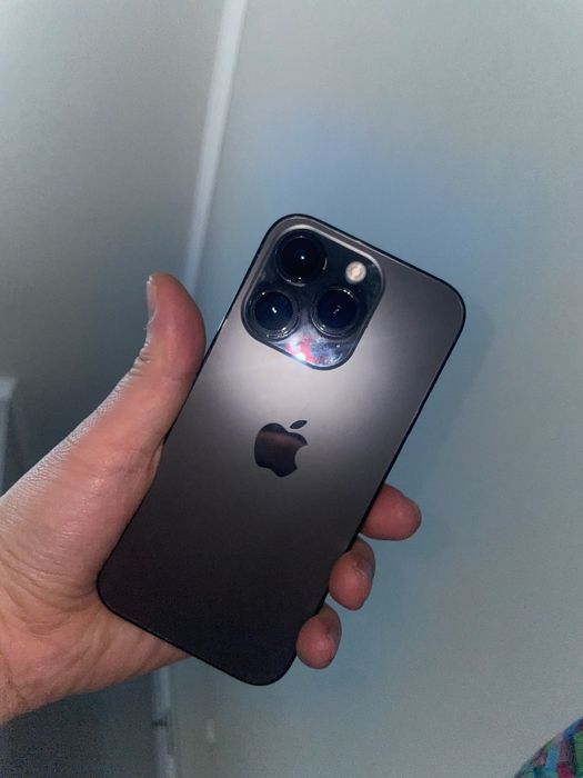 Продается 14про 256гб с пятном