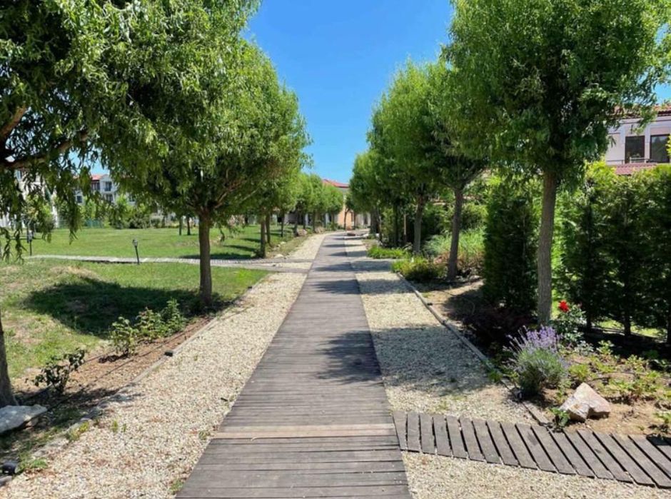 Продава се Едностаен апартамент в Созопол - 42 кв.м за 1381 €/кв.м - Снимка #4