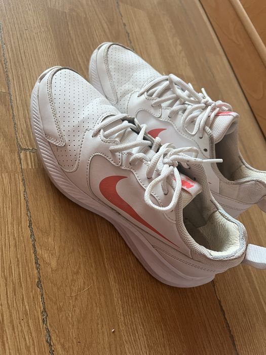 Nike todos white маратонки
