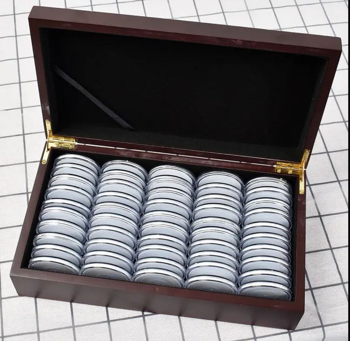 Дървена кутия за 50 монети + капсули + уплътнители за съхранение