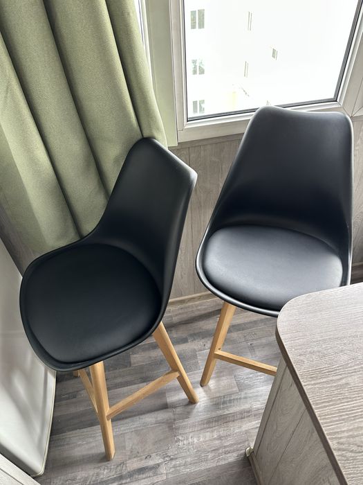 Барьные стулья новые