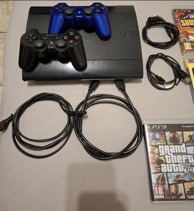 Vand Ps3 500GB + 4 Jocuri