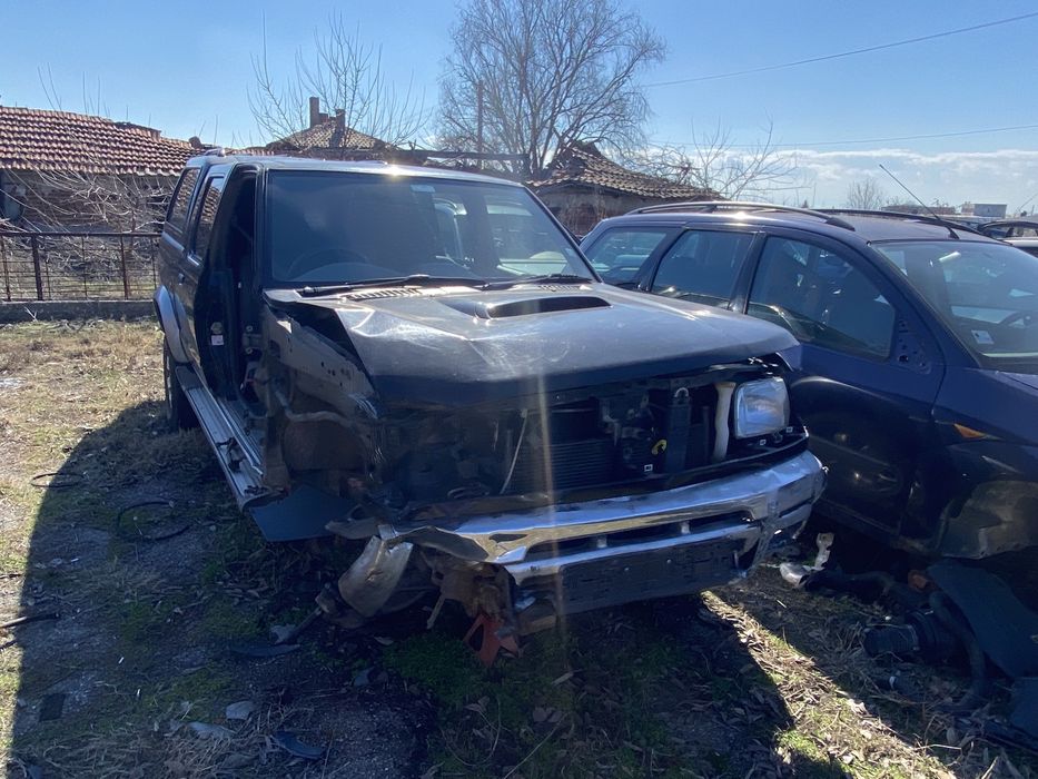Nissan Navara PikUp King cap 2.5 103 коня 2002 година на части
