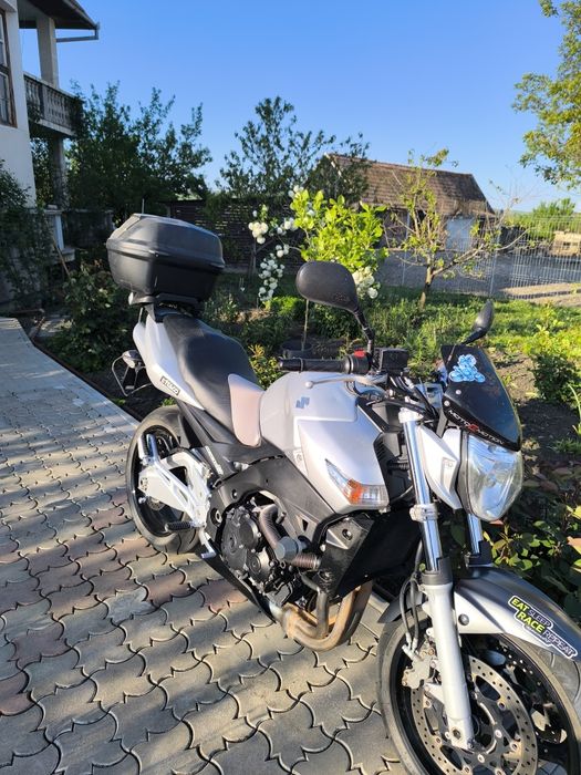 Suzuki Gsr 600 cc